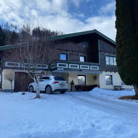 Haus Aichmann Apartamento *